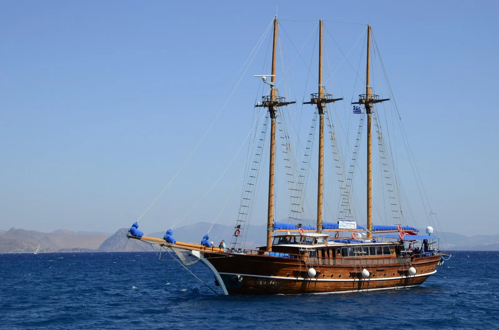 Die Thalassa unter griechischer Flagge