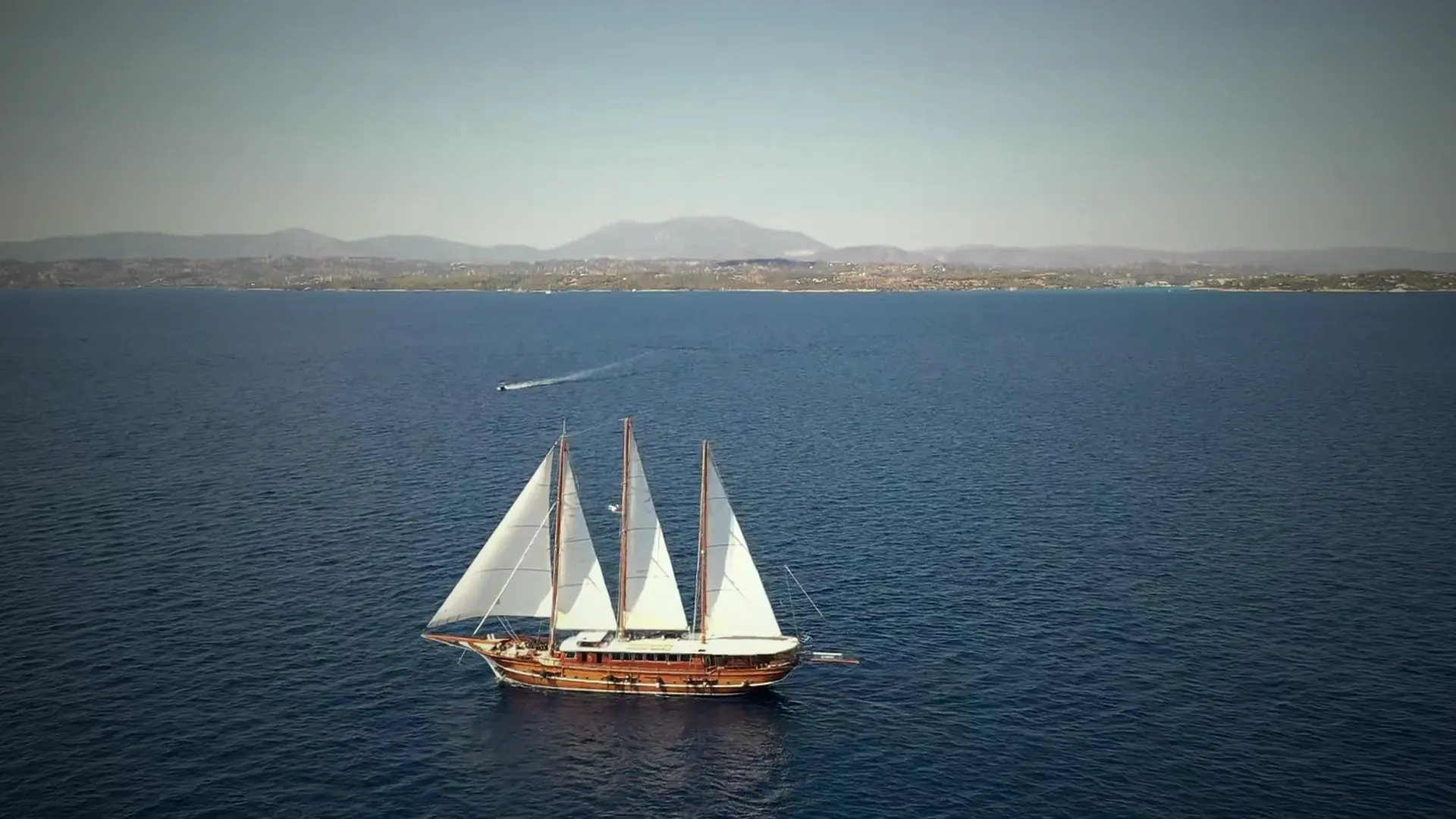 Die Thalassa vor der Küste Attikas