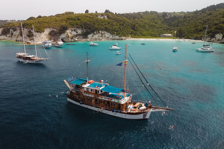 panagiota-badebuct-antipaxos-yacht-charter-griechenland